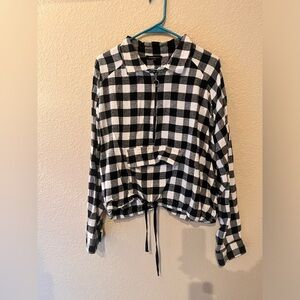 Black and white plaid cropped sweater size 3X